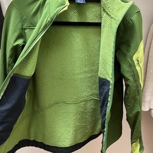 Green arcteryx fleece jacket